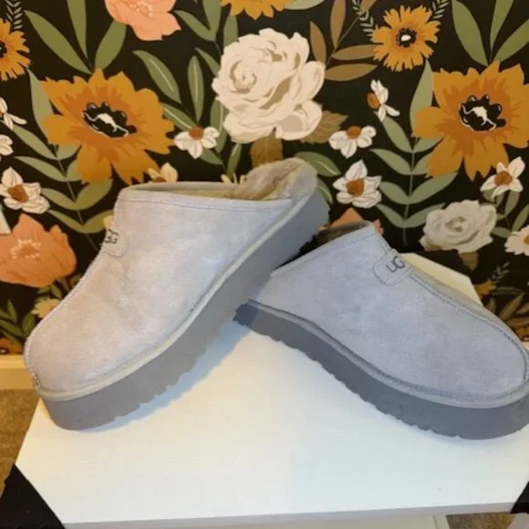 UGG Discoquette Slide Slipper - Size 12 - Picture 4 of 5